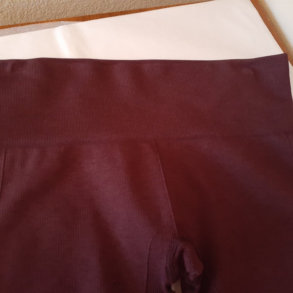 Lululemon In The Flow Crop II - Picture 7 of 14